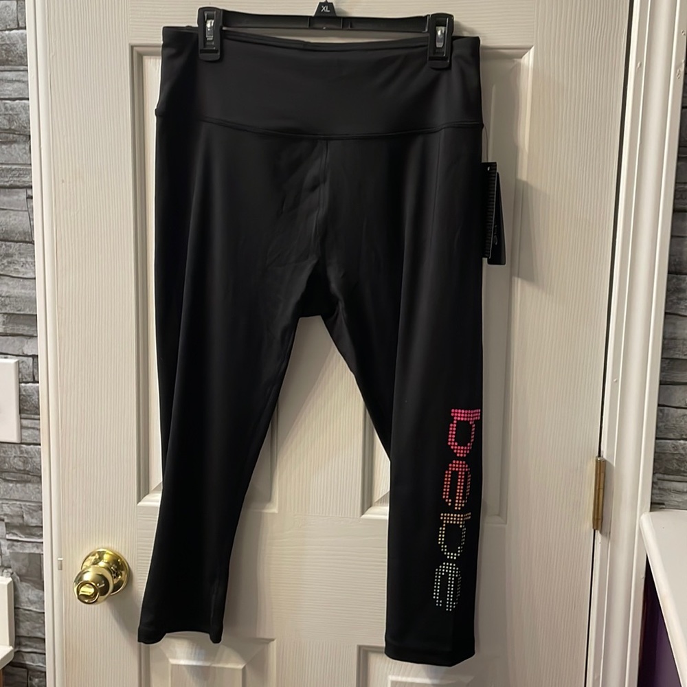 New with tags calf length work out pants with zipper pocket 1x Bebe sport